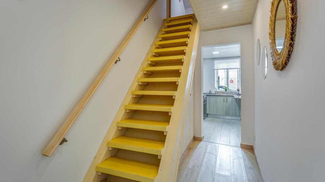 Glamorous 1 Bdr Duplex Apartment By Lovelystay タヴィラ エクステリア 写真