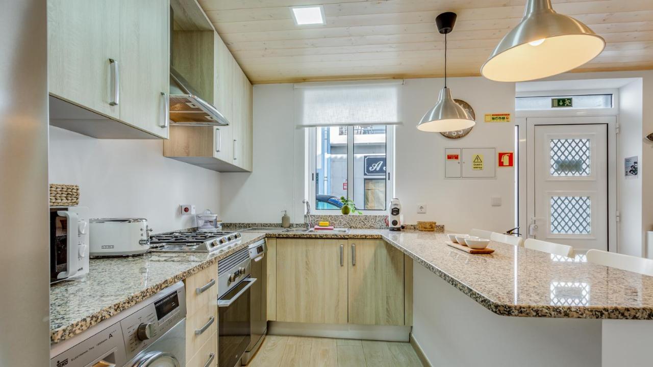 Glamorous 1 Bdr Duplex Apartment By Lovelystay タヴィラ エクステリア 写真